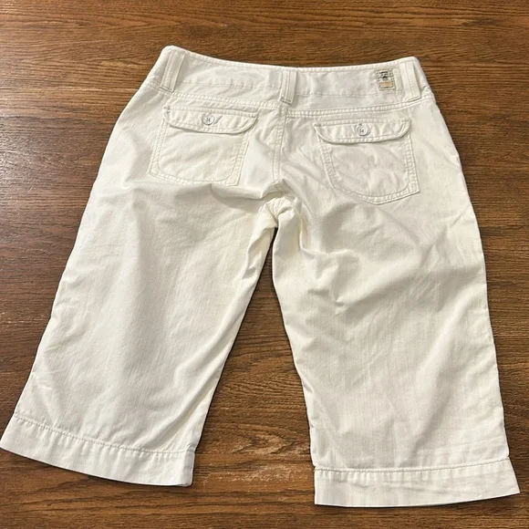 Levi capri - Picture 6 of 6